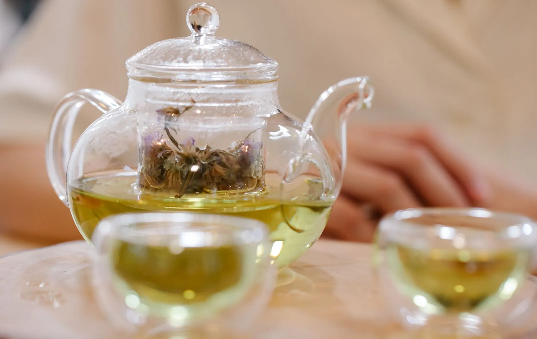 大连茶叶消费者选购指南：如心茗茶商行解析茶叶与茶具的品质鉴别要点
