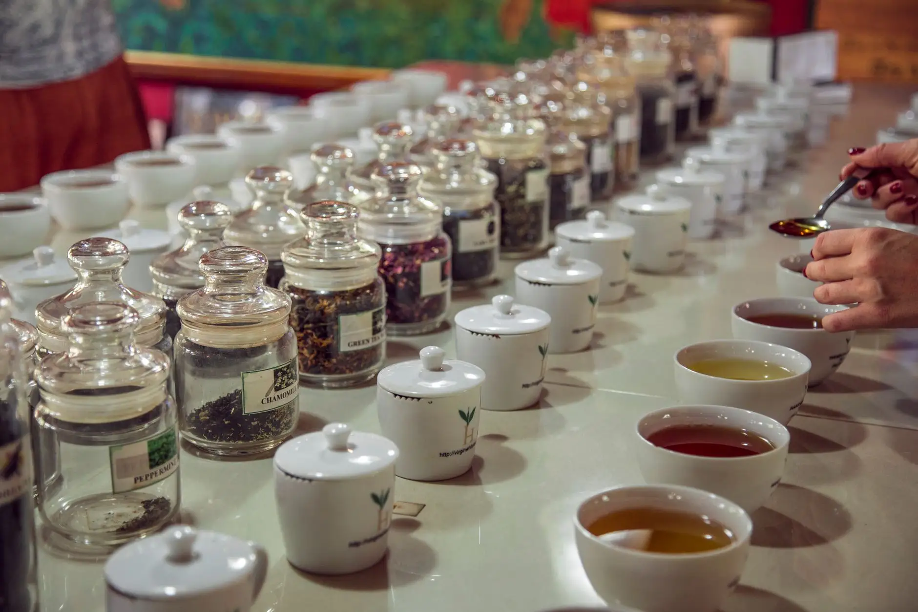 大连茶叶选购指南：如心名茶教你从香气与汤色辨别茶叶品质正文配图 2